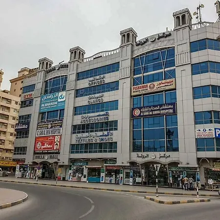 1 Room In Apartment Available For Rent Sharjah Esterno foto