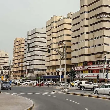 1 Room In Apartment Available For Rent Sharjah Esterno foto